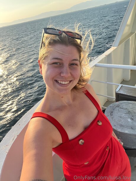 Nøgent lækket OnlyFans-billede af Luisa Loves