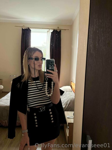 Naken läckt OnlyFans-bild av Yummymommysex