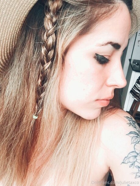 Foto desnuda filtrada de OnlyFans de Aliceayress