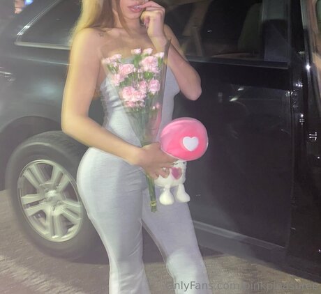 Alasti lekkinud OnlyFans-i pilt Pinkpleasuree