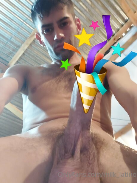 Alasti lekkinud OnlyFans-i pilt Milk Latino