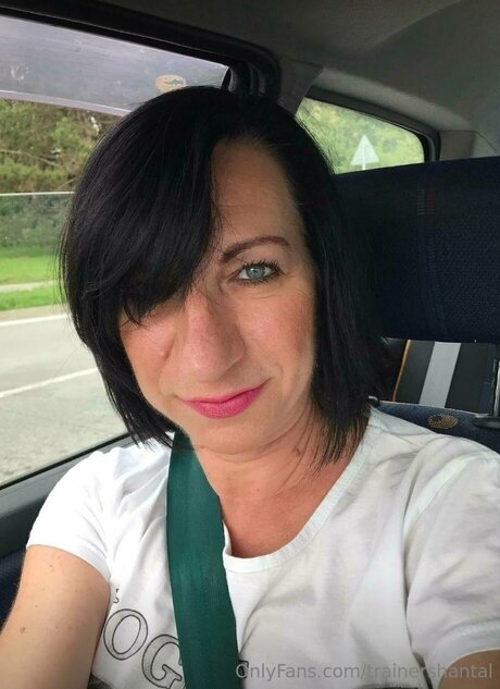 Nahá fotka uniklých OnlyFans od Trainershantal