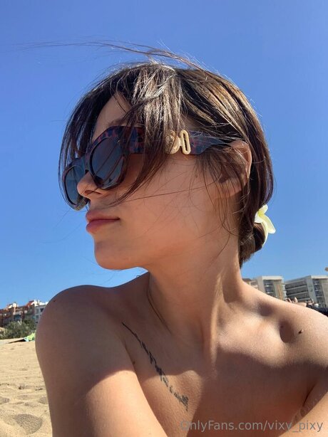 Naken läckt OnlyFans-bild av Vixy Pixy