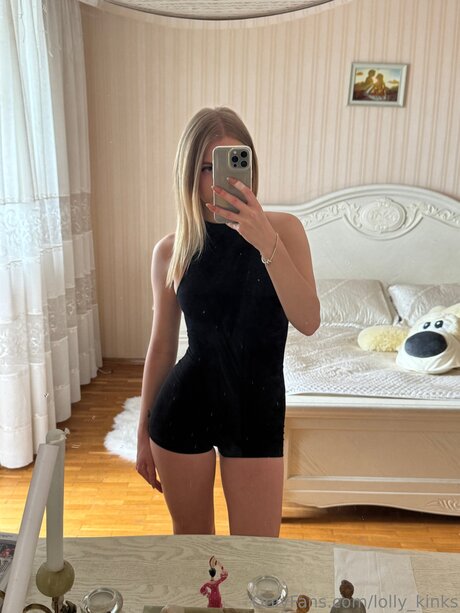 Naken läckt OnlyFans-bild av Lolly Kinks