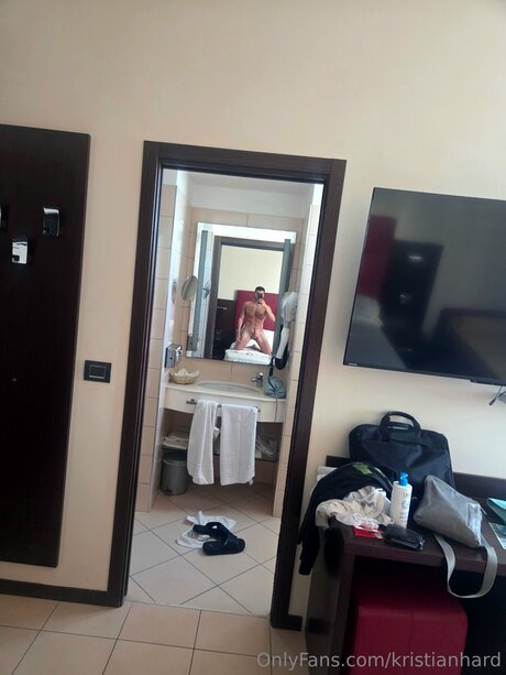 Nacktes geleaktes OnlyFans-Foto von Kristianhard