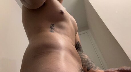 Nacktes geleaktes OnlyFans-Foto von Twentyfor7lost