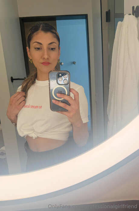 Nacktes geleaktes OnlyFans-Foto von Professionalgirlfriend