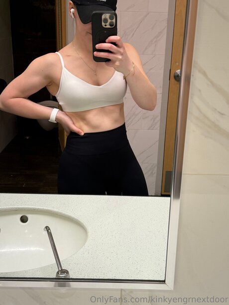 Naken lekkede OnlyFans-bilde av Kinkyengrnextdoor