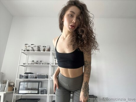 Nahá fotka uniklých OnlyFans od Cinzia Love