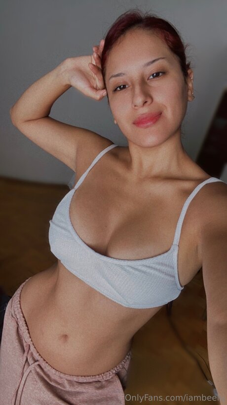 Naken lekkede OnlyFans-bilde av Iambellasex