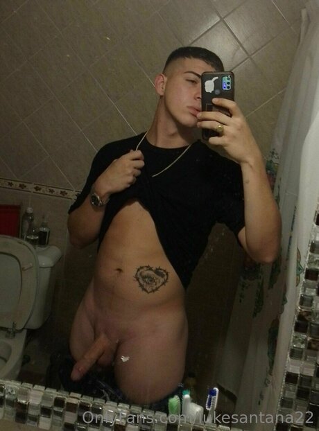 Обнаженная фотография утечки OnlyFans от Lukesantana22