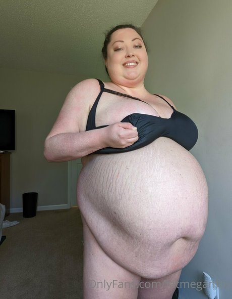 Naken lekkede OnlyFans-bilde av Fatmeganfox