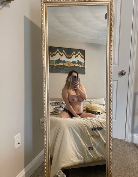 Hotmomevie
