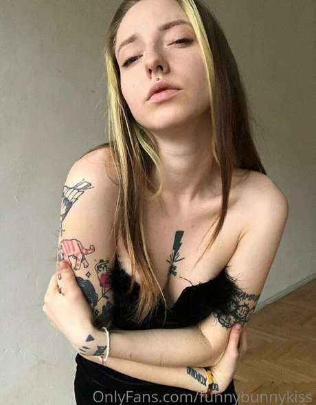 Funnybunnykiss