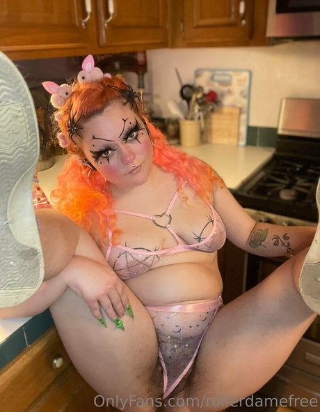 Foto nua vazada do OnlyFans de Rollerdamefree