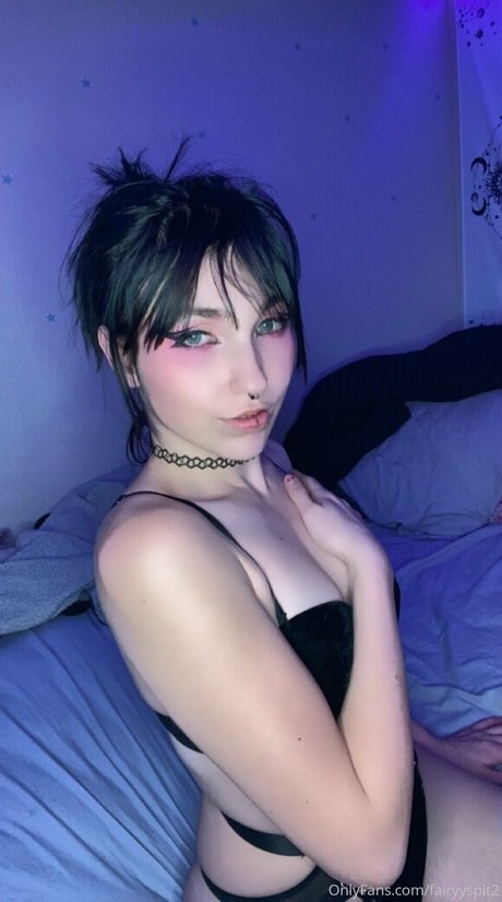 Naken lekkede OnlyFans-bilde av Fairyyspit2