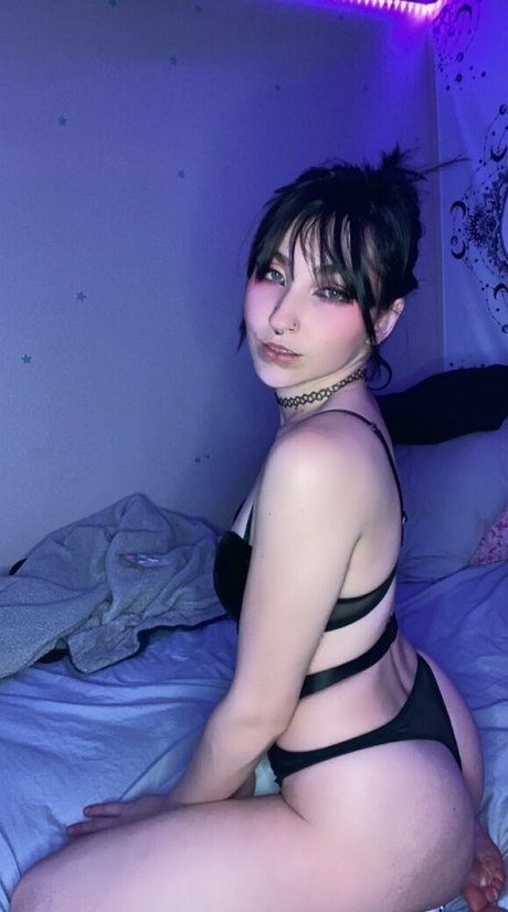 Naakte gelekte OnlyFans-foto van Fairyyspit2