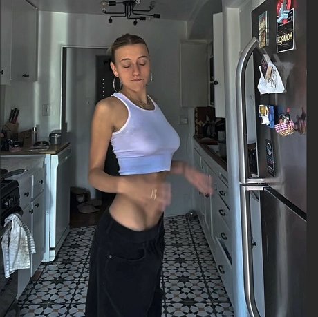 Foto di nudo di fuga di OnlyFans di Ella Kernkamp