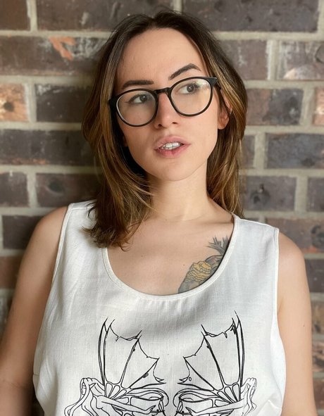 Naken lekkede OnlyFans-bilde av Arden Hart