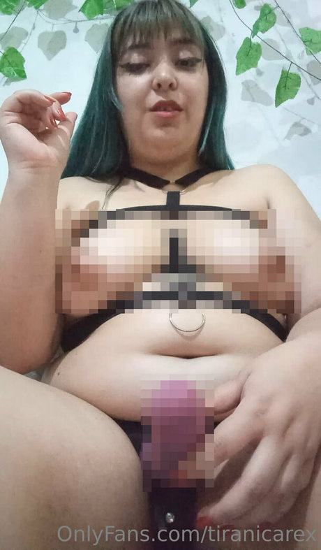 Naken lekkede OnlyFans-bilde av Tiranicarex