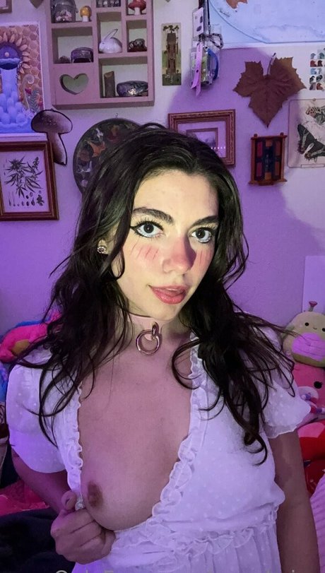 Nahá fotka uniklých OnlyFans od Angelsivy