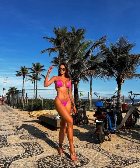 Foto nua vazada do OnlyFans de Larissa Dalpasquale