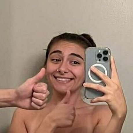 Nahá fotka uniklých OnlyFans od Mixedtwinx
