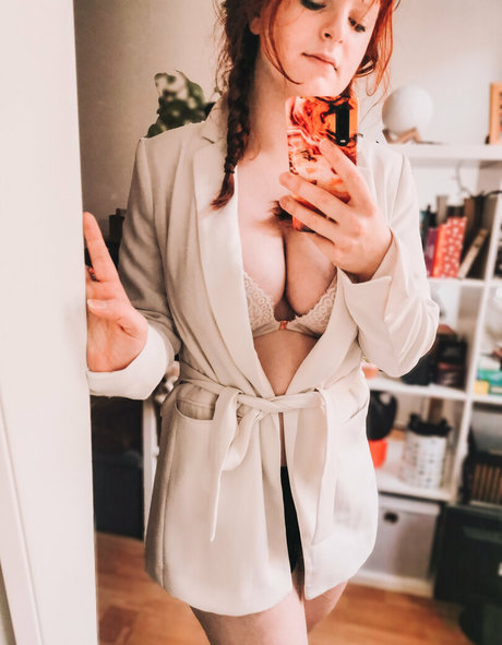Naken lekkede OnlyFans-bilde av Doenill