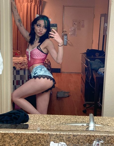 Naken lekkede OnlyFans-bilde av Viakitty