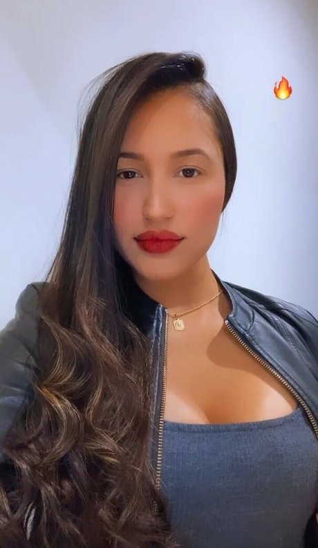 Naken lekkede OnlyFans-bilde av Flavia Carolayne