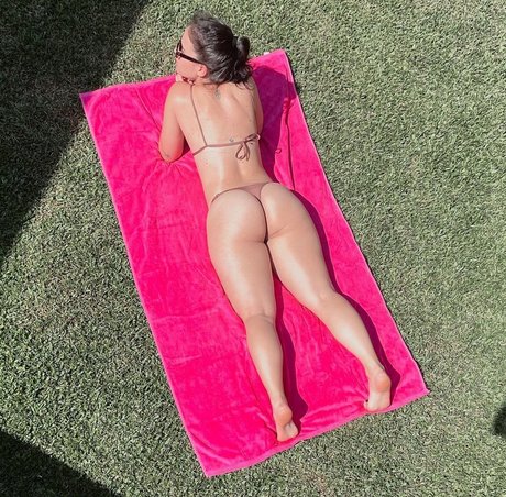 Cococlaraa OnlyFansリークヌード写真