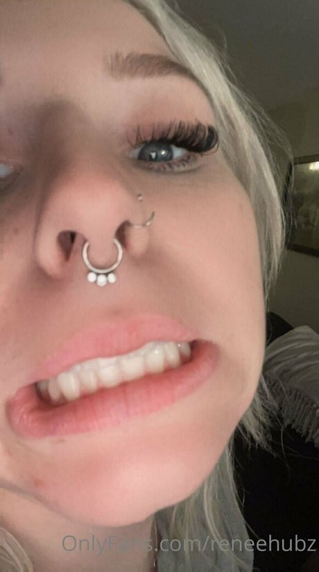 Alaston vuotanut OnlyFans-kuva Reneehubz