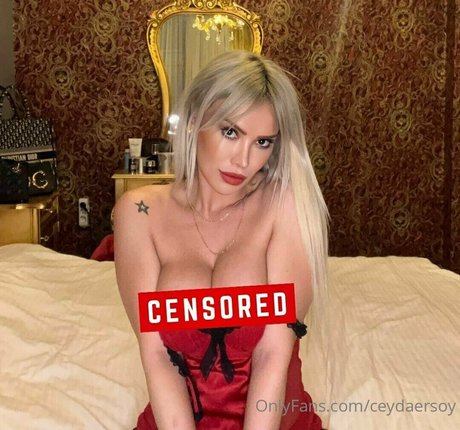 Nahá fotka uniklých OnlyFans od Ceyda Ersoy