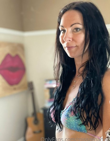 Foto di nudo di fuga di OnlyFans di Misszenanna