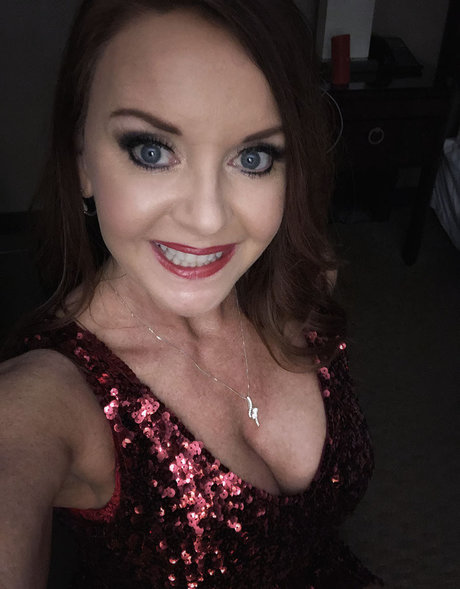 Nahá fotka uniklých OnlyFans od Janet Mason