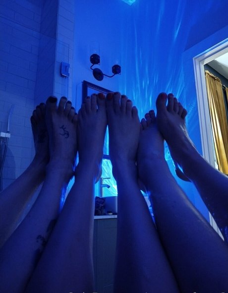 Обнаженная фотография утечки OnlyFans от Mommyfeetx2
