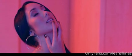 Nahá fotka uniklých OnlyFans od Leahshines