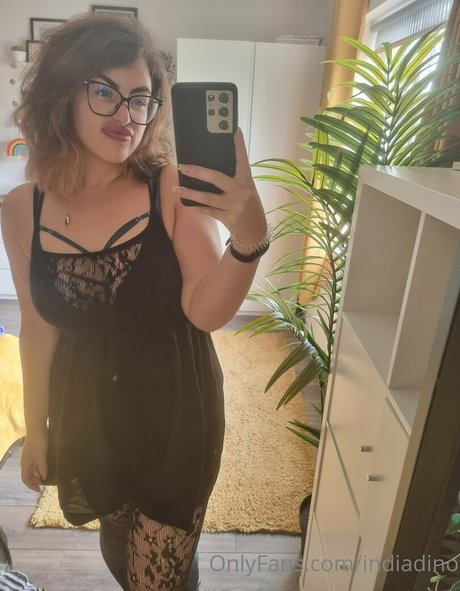 Naken läckt OnlyFans-bild av Indiadino