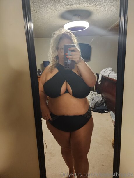 Midwestbreasts OnlyFansリークヌード写真