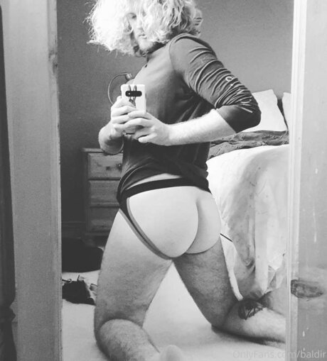Alaston vuotanut OnlyFans-kuva Baldir