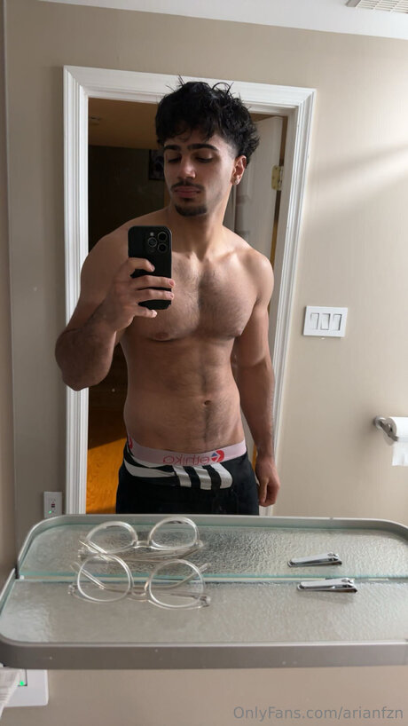 Arianfzn OnlyFans 유출 누드 사진