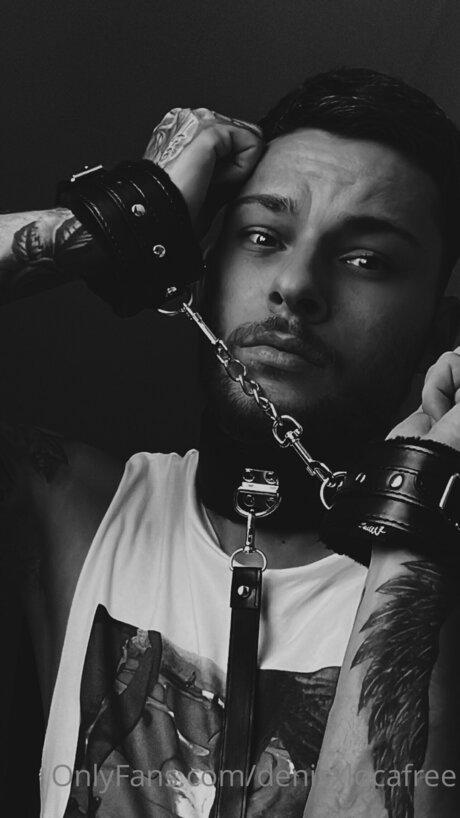 Обнаженная фотография утечки OnlyFans от Inkeddenis