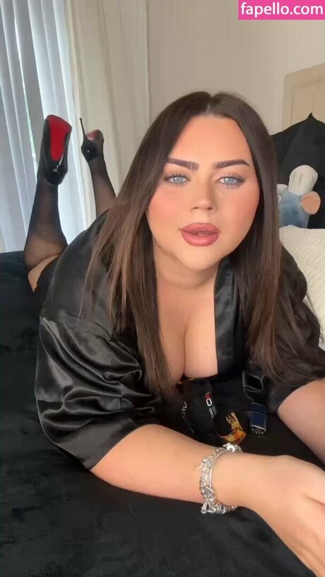 Naken läckt OnlyFans-bild av Madi Eliza