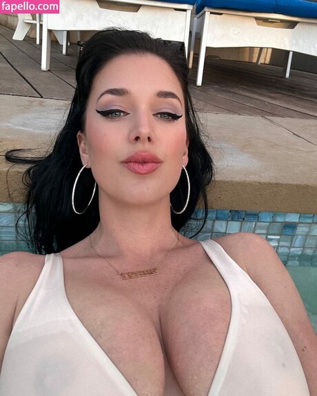 Megan Louise OnlyFansリークヌード写真