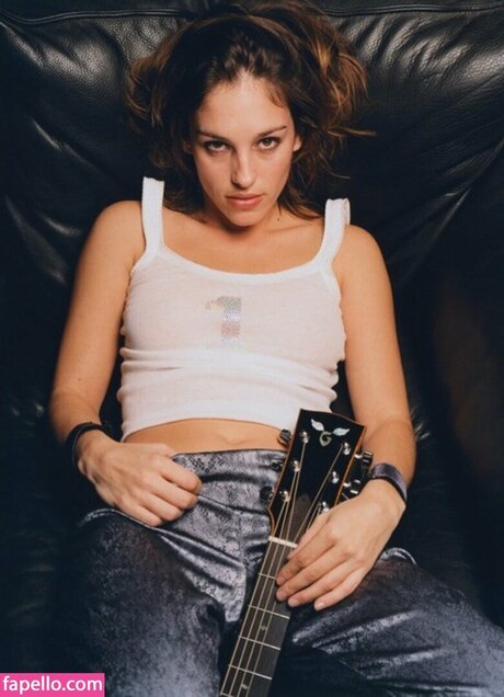 Amy Jo Johnson