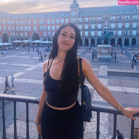 Обнаженная фотография утечки OnlyFans от Maricel Freire Hotwife