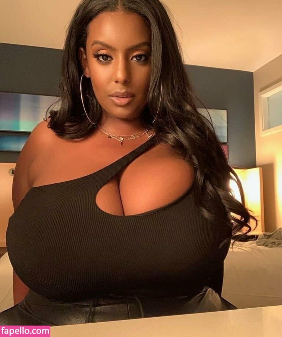 Alasti lekkinud OnlyFans-i pilt Hornafrica #48