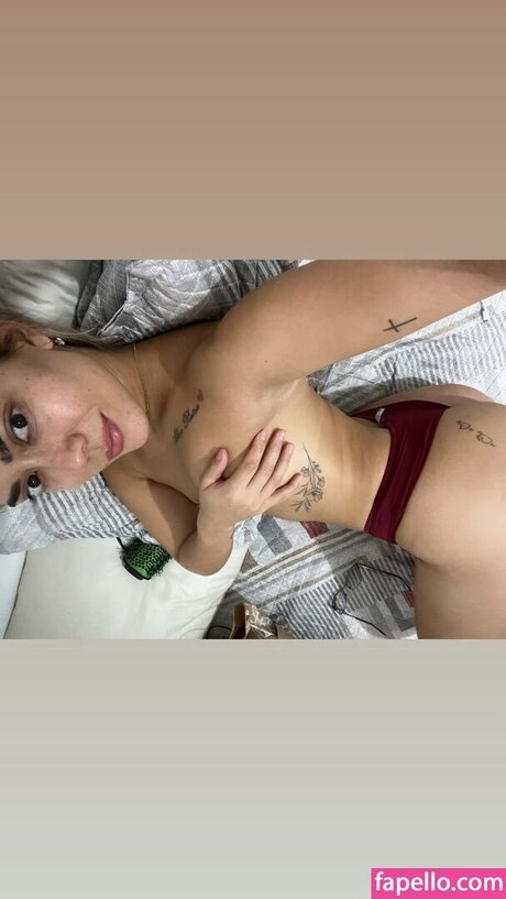 Hivia Silva Carneiro
