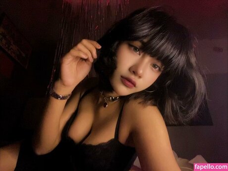 Naken lekkede OnlyFans-bilde av Atiqaaarn