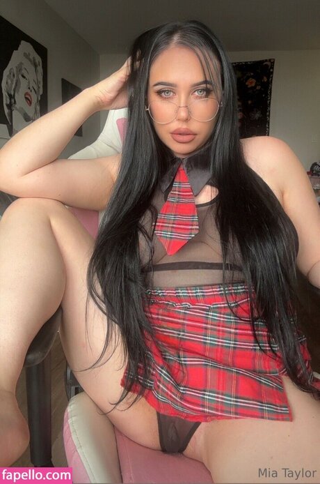 Foto di nudo di fuga di OnlyFans di Taylormia1991